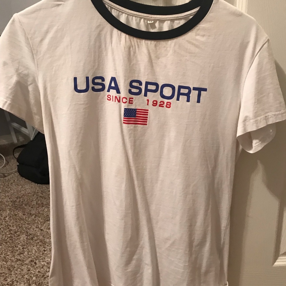 T-shirt with writing.